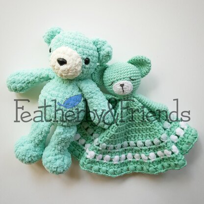 Hoooked  DIY Crochet Kit Cuddle Cloth Bear Bo Sage Green