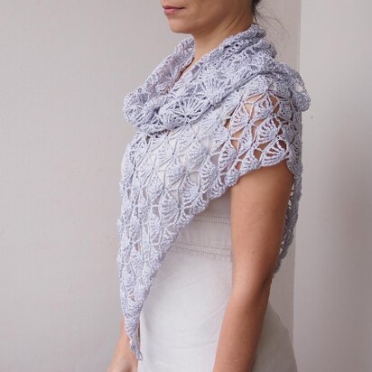 Fairy triangle lace shawl