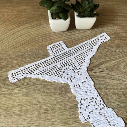 Crucifixion doily