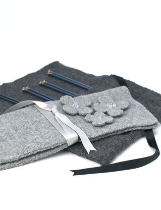 Felted Knitting Needle Case in Patons Classic Wool Worsted