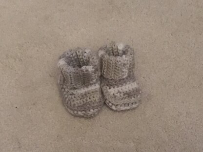 Baby's Booties in Bernat Handicrafter Cotton Solids