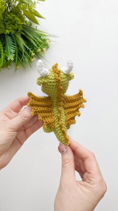 Dragon crochet pattern, amigurumi dragon toy pattern