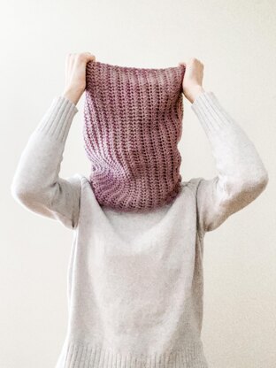 Velveteen Crochet Cowl Pattern