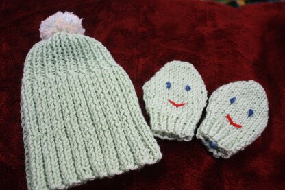 Newborn Hat and Mitts