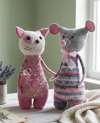 Scrap yarn crochet Mouse