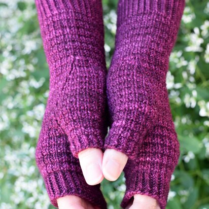 Woodmere Fingerless Mitts