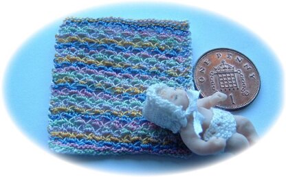 1:24th scale Baby bonnet and cot set