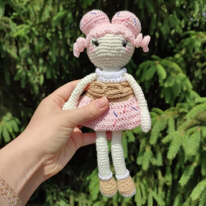 Dessert girl (amigurumi doll)