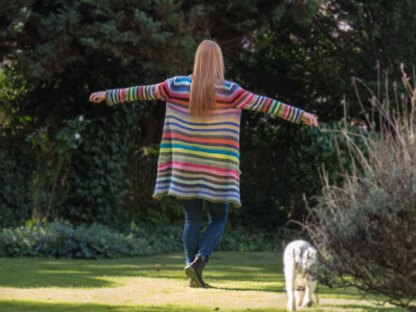 Strickjacke mit bunten Streifen