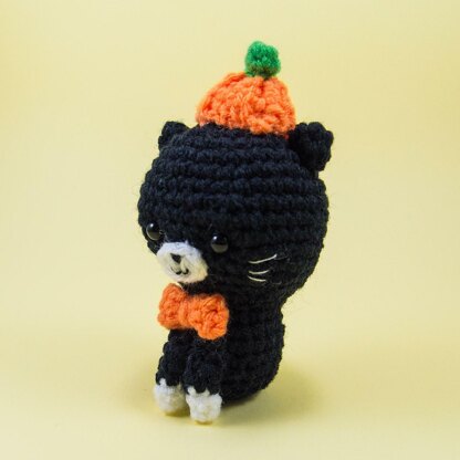 Pumpkin the Cat Amigurumi