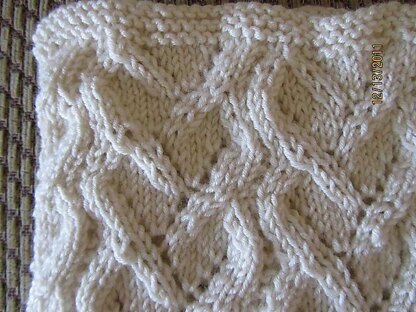 Vining Lace Cowl