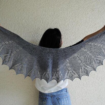 Paw Prints Lace Shawl - knitting pattern