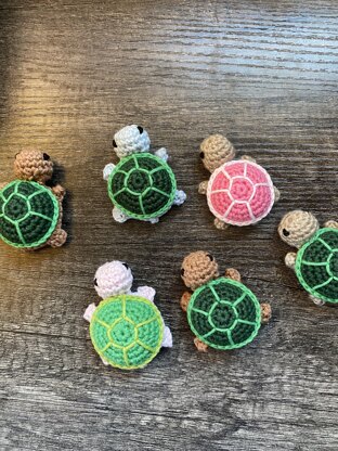 Tiny crochet turtle