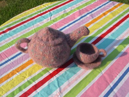 Knitted/Felted Teapot