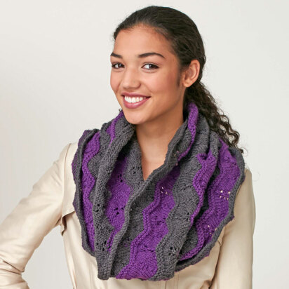 Ripple Cowl in Caron United - Downloadable PDF