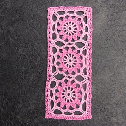 Bookmark "Pink Flowers"