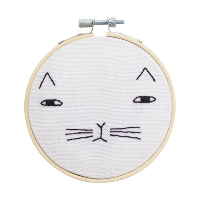 Cotton Clara Donna Wilson Cat Hoop Embroidery Kit - 11cm