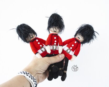 Queens guard ornament  knitting flat