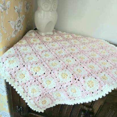 Sweet Daisy Crochet Blanket