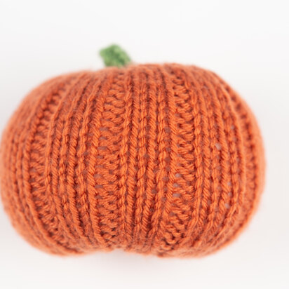 Bats and Pumpkins in Deramores Studio Anti-Pilling DK - Downloadable PDF