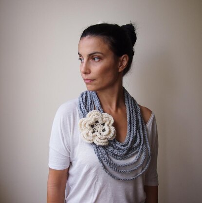 Loop scarf  necklace with flower