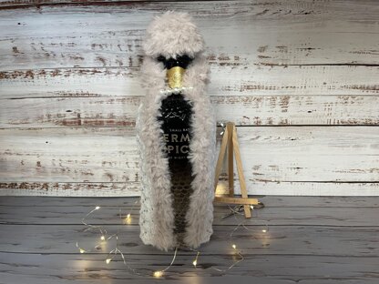 Elegant Lady Bottle Cover and Hat Knitting Pattern