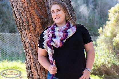 Ruffled Keyhole Boomerang Scarf