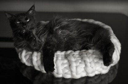 Giant Wool Kitty Bed