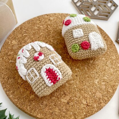 Crochet gingerbread houses pattern Christmas ornament amigurumi decor
