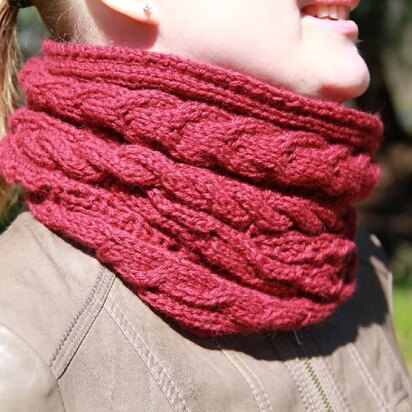 Nemunas Cowl