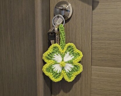 Crochet Lucky clover keychain