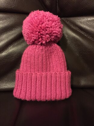 Ribbed bobble hat