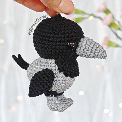 Little Hooded Crow Amigurumi