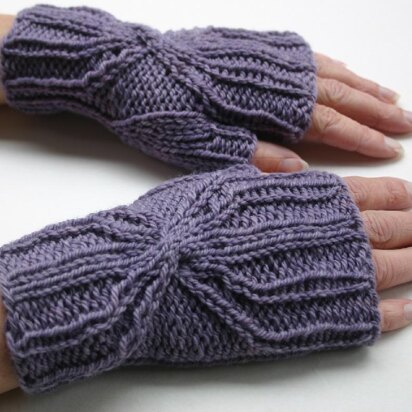 Interlaced Mitts