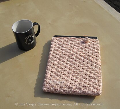 Raspberry & Blue iPad Case Crochet Pattern