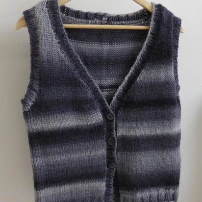 Roxie Plus ladies vest with 2 neck styles