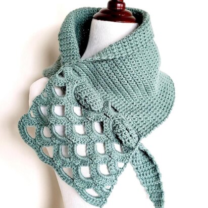 Asymmetric Shell Scarf