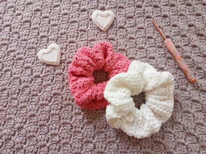 Crochet Feminine Scrunchie Pattern