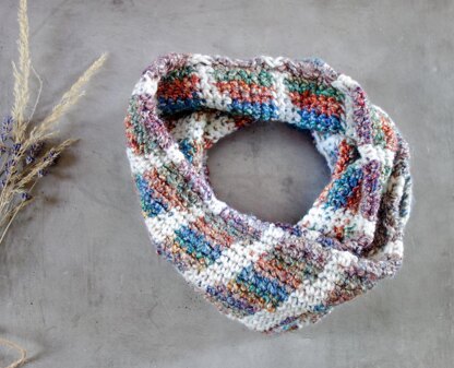 029- Striped infinity cowl