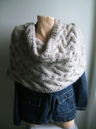 Giant Travelling Cable Cowl