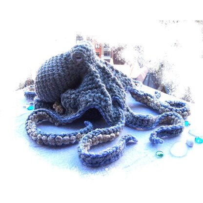 Crochet pattern realistic octopus