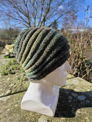 Beehive Beanie and Neck Warmer