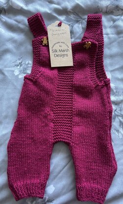 Vinnie Baby Dungarees and Cardigan Knitting Pattern Newborn-24 months approx