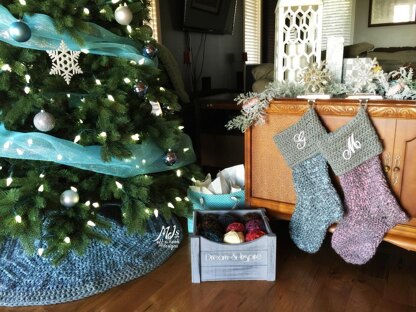 Bulky & Quick Tree Skirt and Stocking Set
