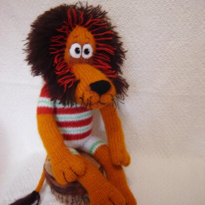 Toy Knitting Patterns -Knit Lion toy made of yarn