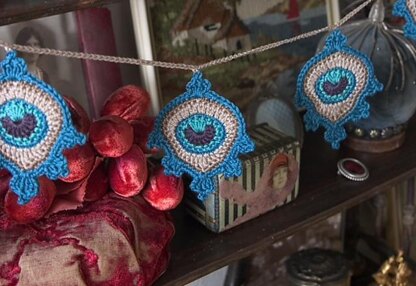 Crochet Garland/Motif: Peacock Feather "Kekaa"