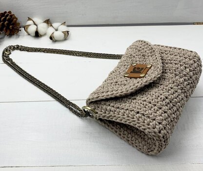 Four season crochet purse