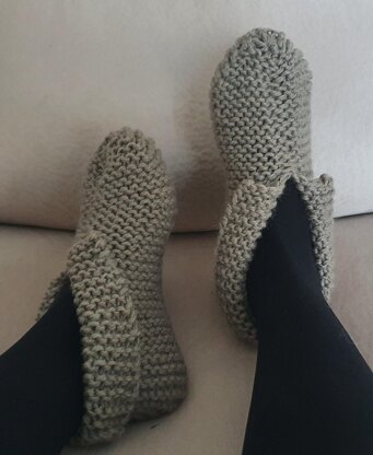 Sampson - Chunky garter stitch slippers with cuff