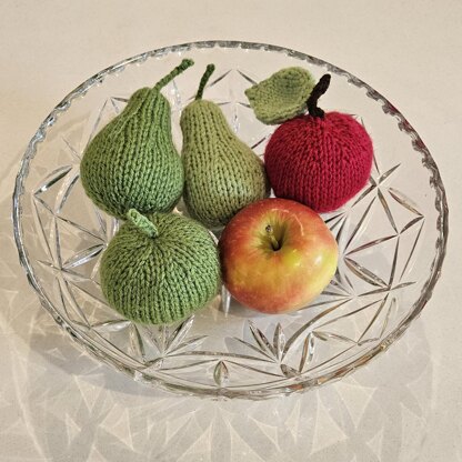 Knitted Apples and Pears