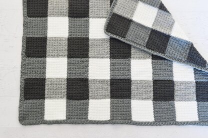 Farmhouse Gingham Blanket